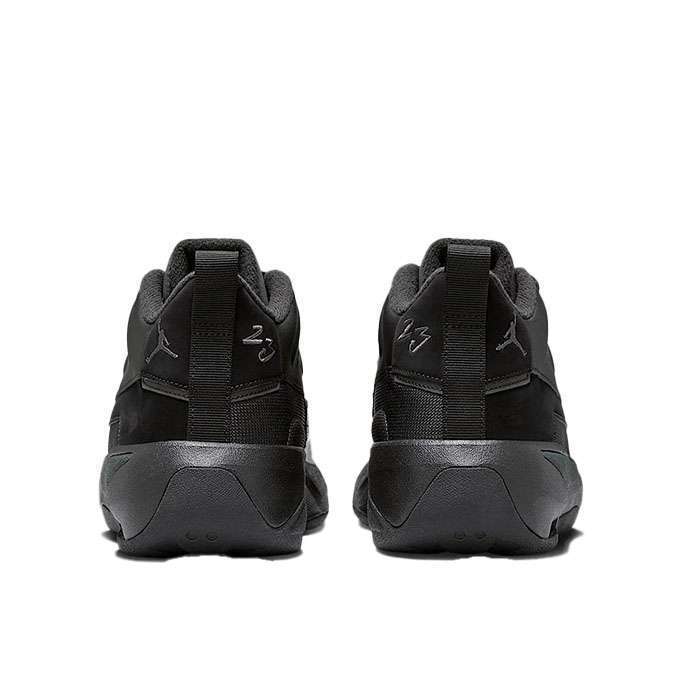 Кроссовки Air Jordan Max Aura 7 HQ2091-001 — фото 4